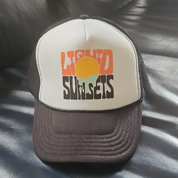 M22 LIQUID SUNSETS trucker hat - Picture 2 of 6